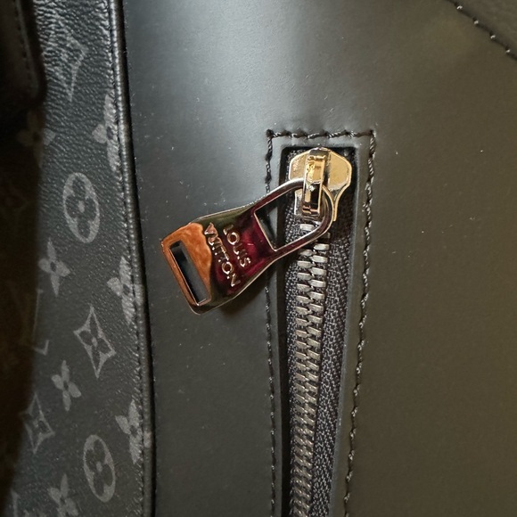 Authentic Louis Vuitton Explorer Duffel Backpack - Picture 8 of 16